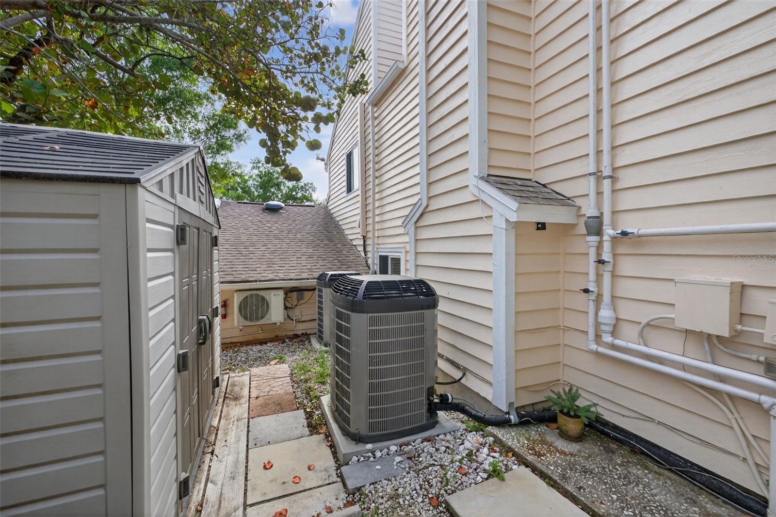 Listing photo id 43 for 1330 Belcher Drive