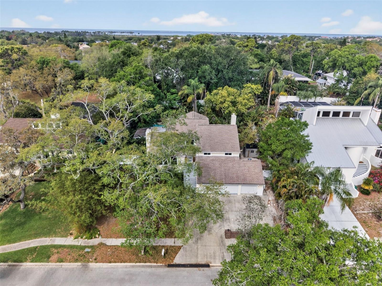 Listing photo id 46 for 1330 Belcher Drive