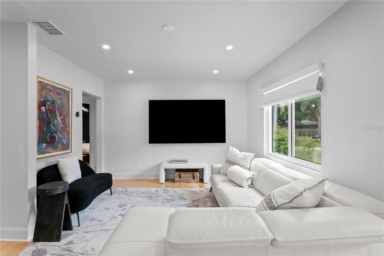 Image 11 of 50 For 735 40th Avenue N