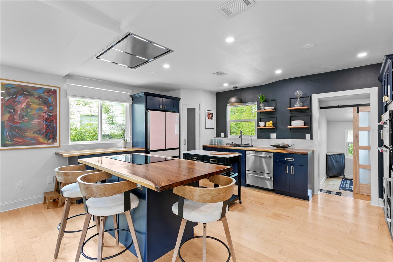 Image 16 of 50 For 735 40th Avenue N