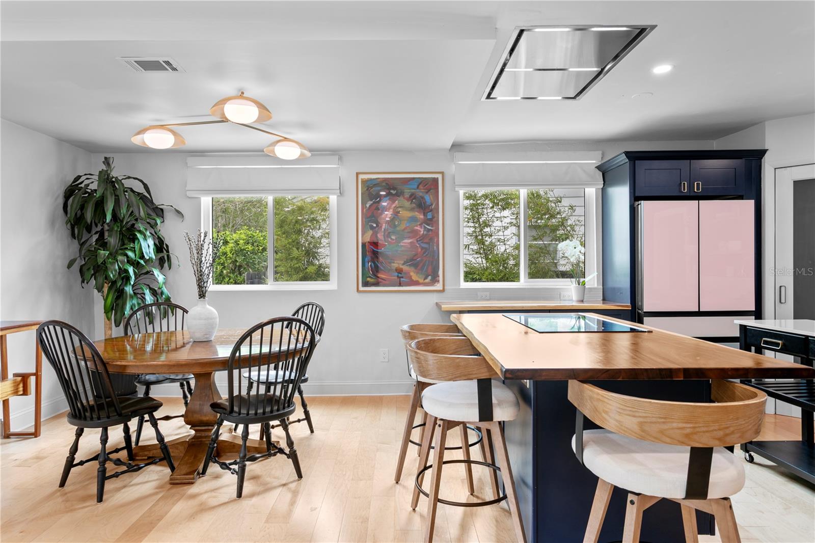 Image 17 of 50 For 735 40th Avenue N