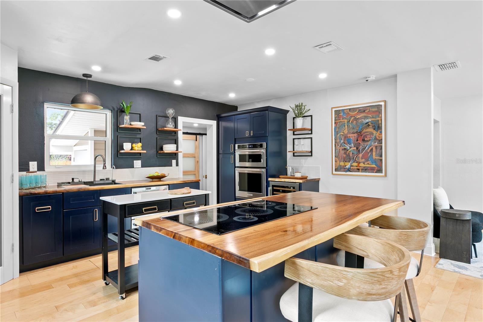 Image 19 of 50 For 735 40th Avenue N