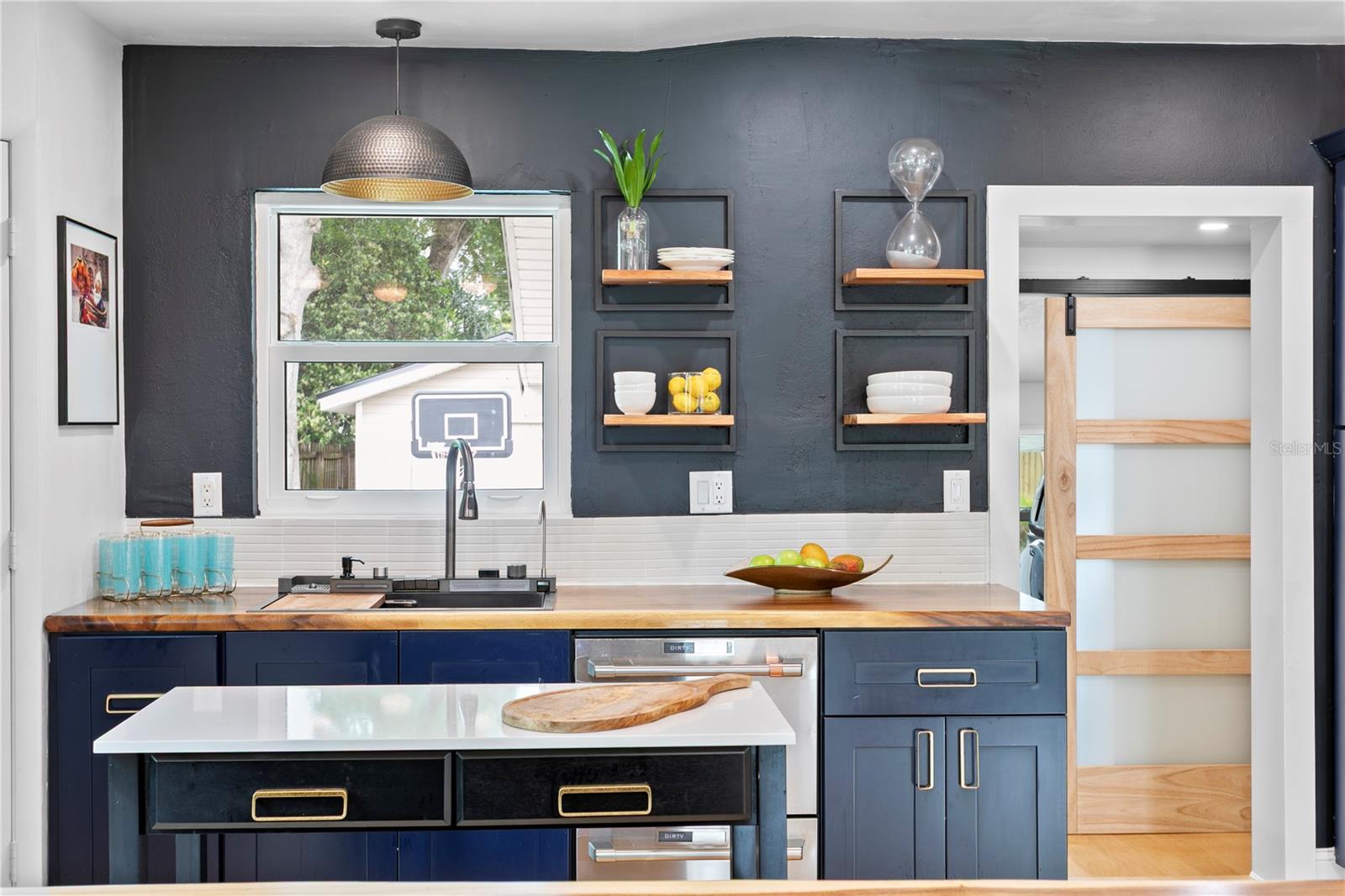 Image 24 of 50 For 735 40th Avenue N