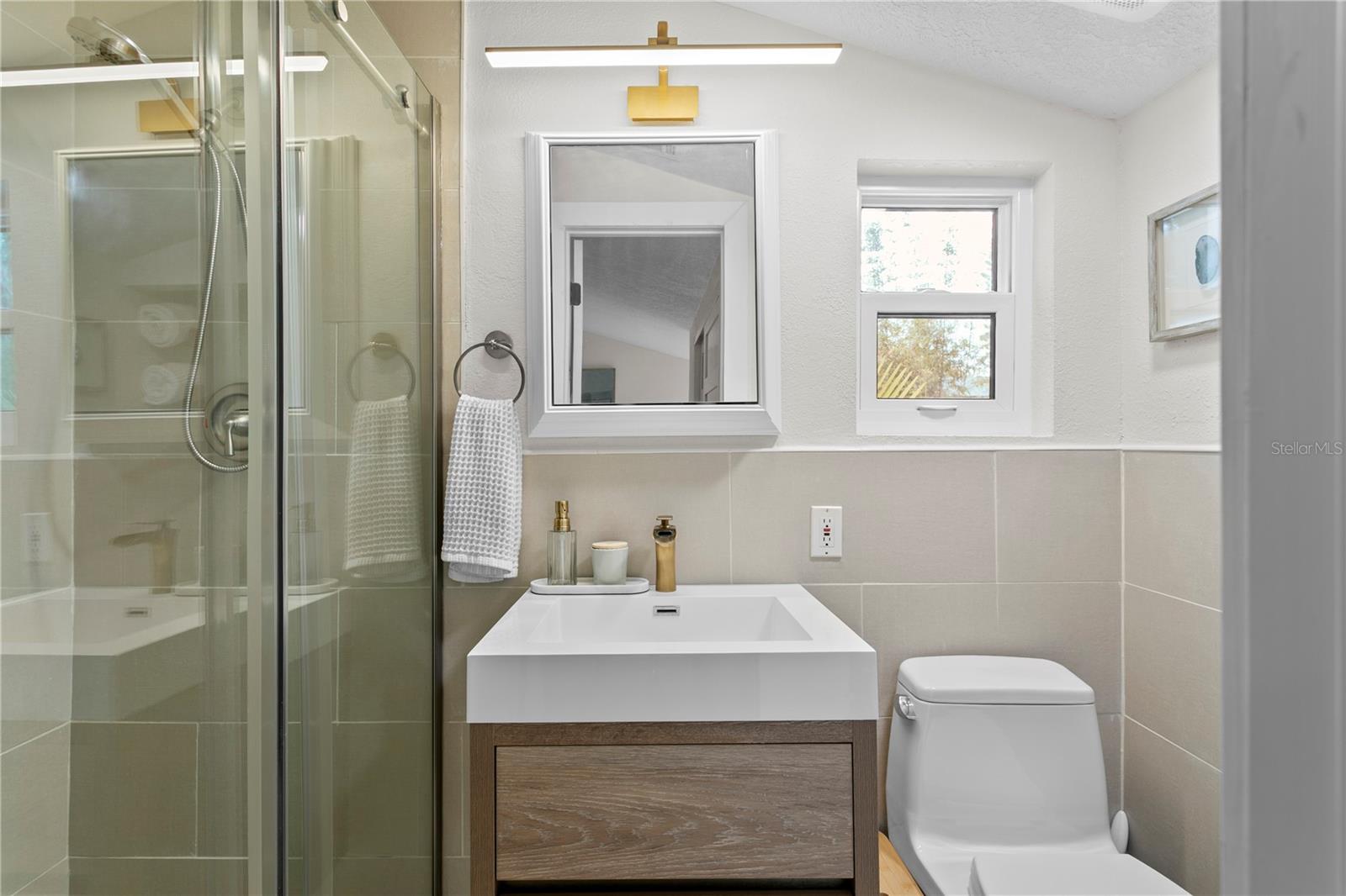 Image 30 of 50 For 735 40th Avenue N