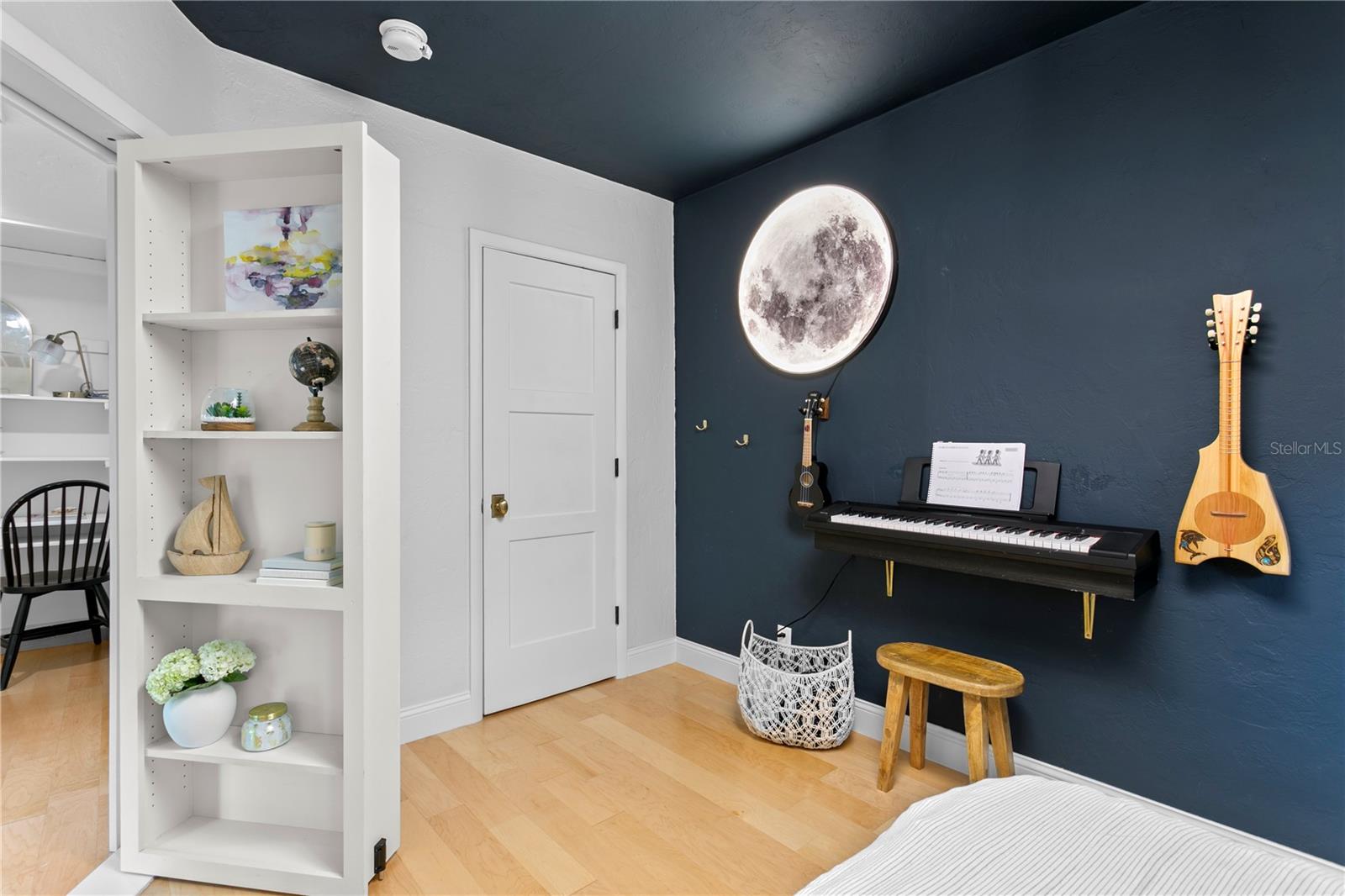 Image 35 of 50 For 735 40th Avenue N