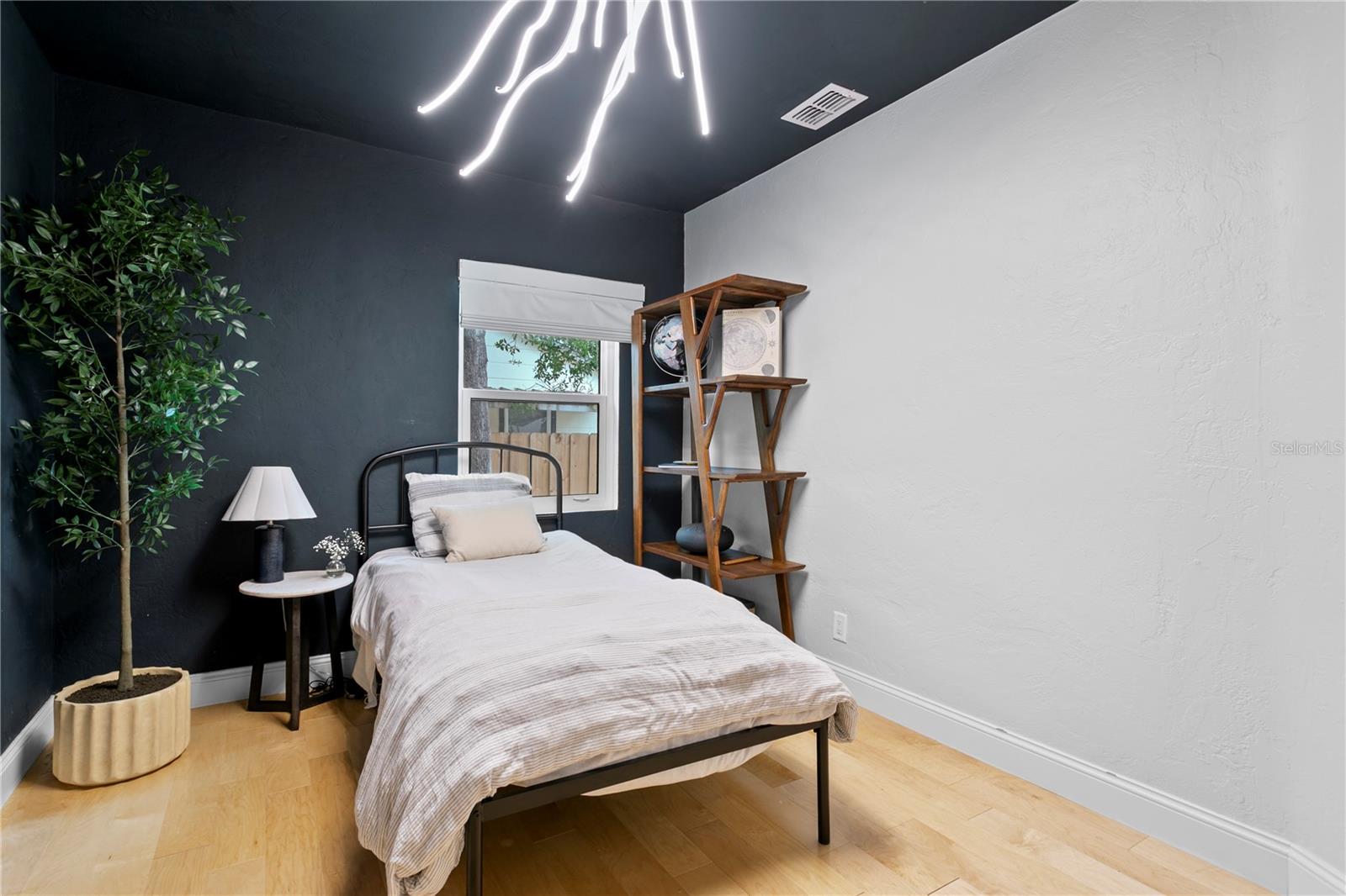 Image 36 of 50 For 735 40th Avenue N