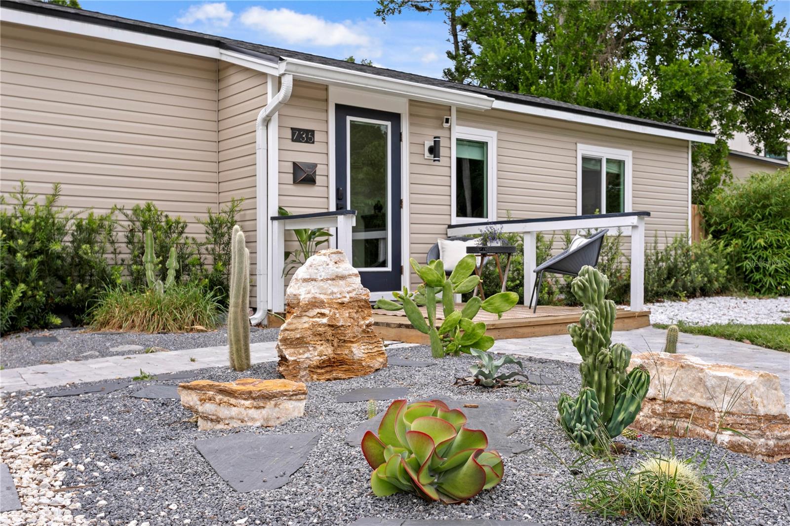 Image 4 of 50 For 735 40th Avenue N