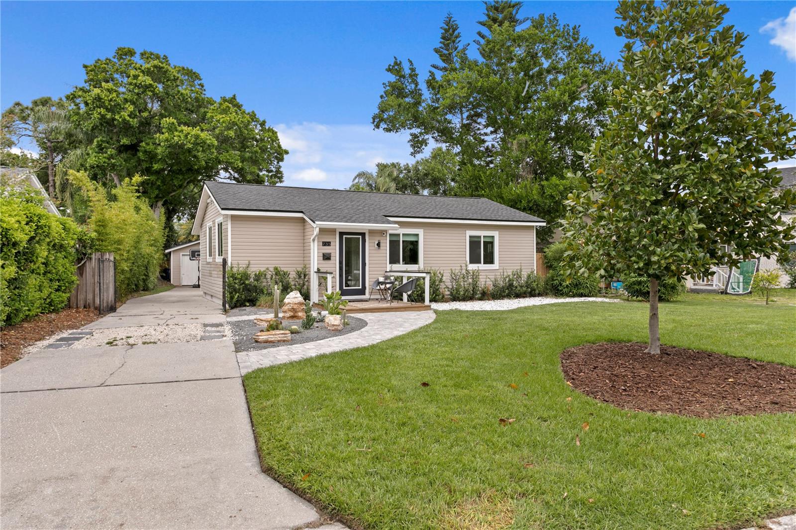 Image 47 of 50 For 735 40th Avenue N