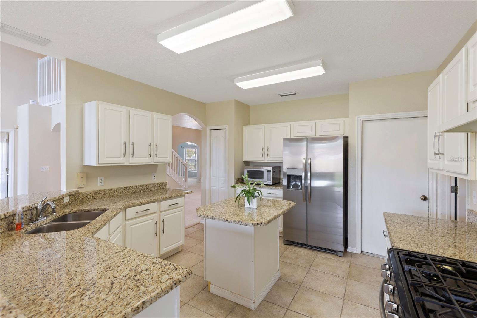 Listing photo id 9 for 1318 Hatcher Loop Drive