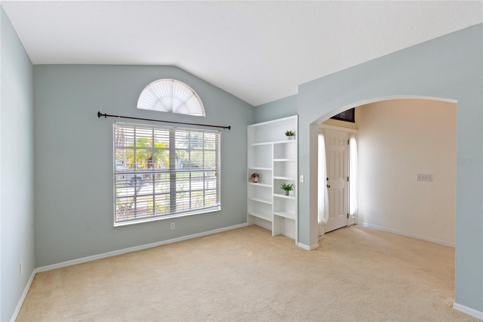 Listing photo id 10 for 1318 Hatcher Loop Drive