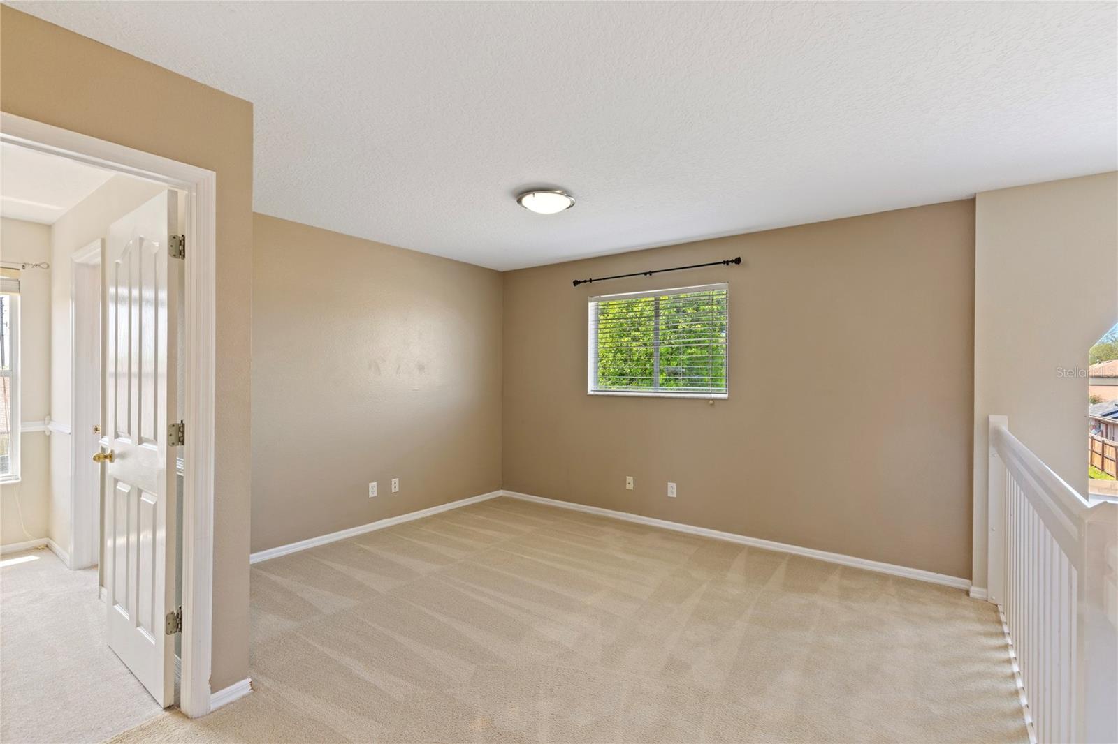 Listing photo id 16 for 1318 Hatcher Loop Drive