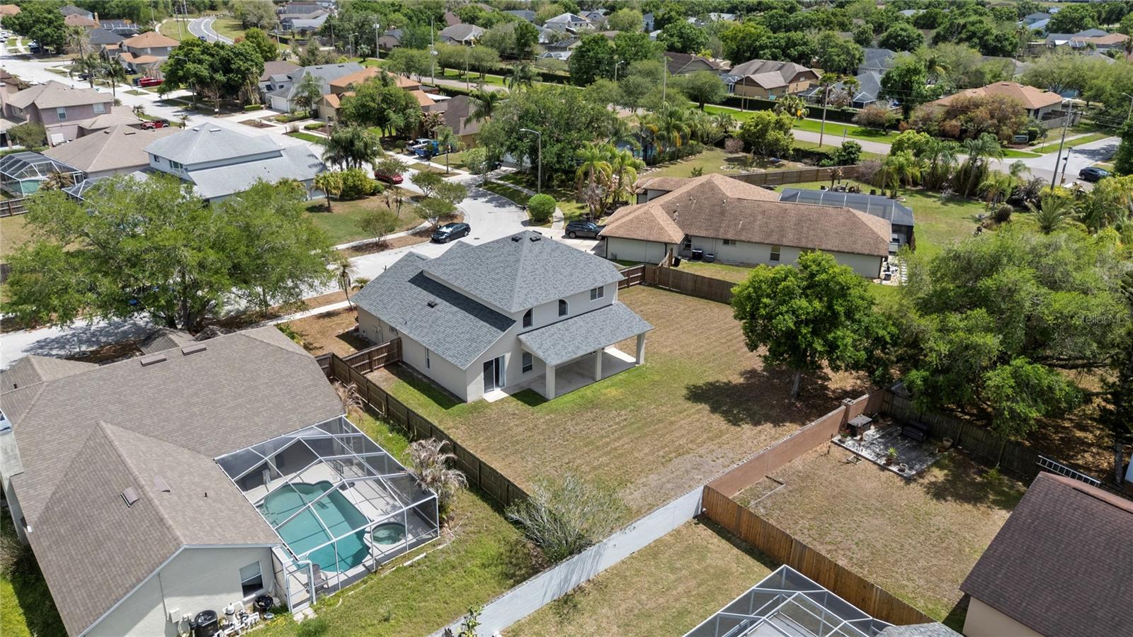 Listing photo id 1 for 1318 Hatcher Loop Drive