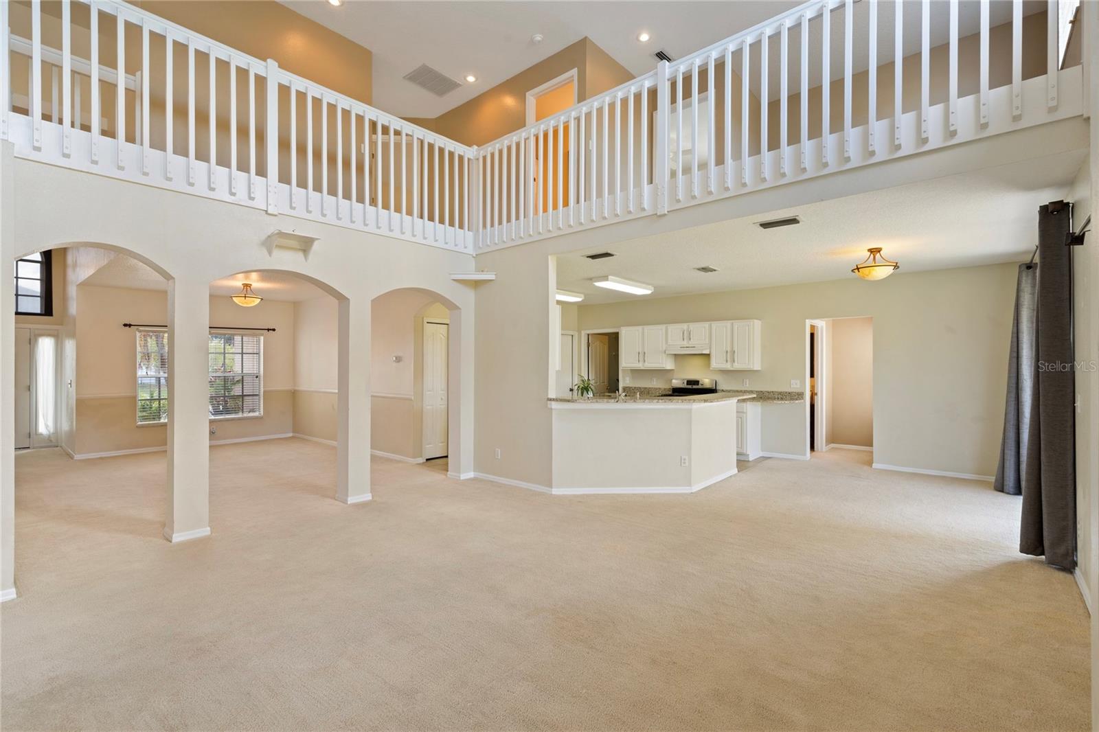 Listing photo id 3 for 1318 Hatcher Loop Drive