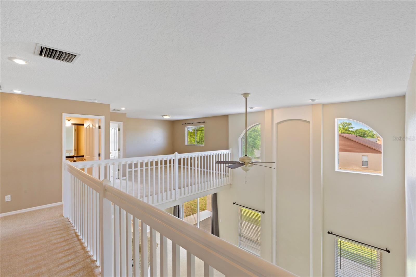 Listing photo id 6 for 1318 Hatcher Loop Drive