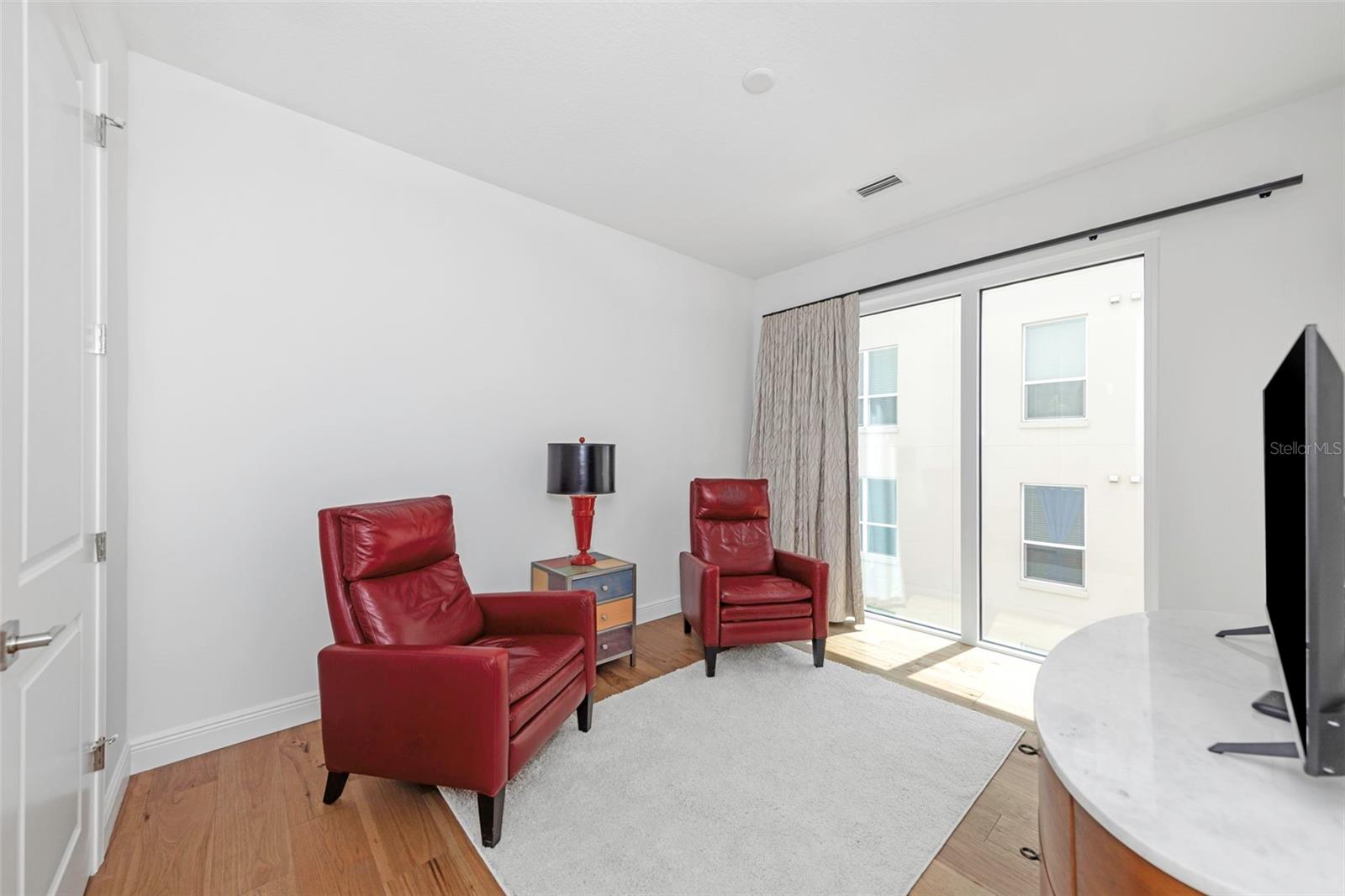 Image 37 of 50 For 600 3rd Avenue S 305