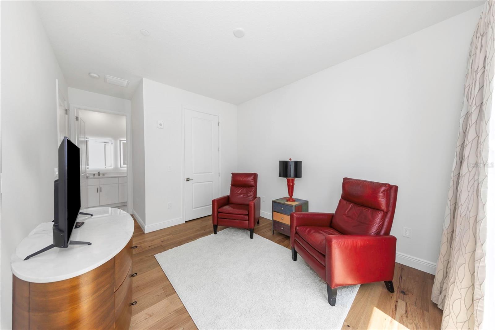 Image 38 of 50 For 600 3rd Avenue S 305