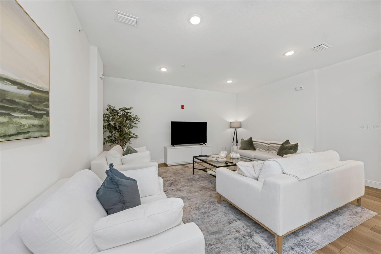 Image 44 of 50 For 600 3rd Avenue S 305