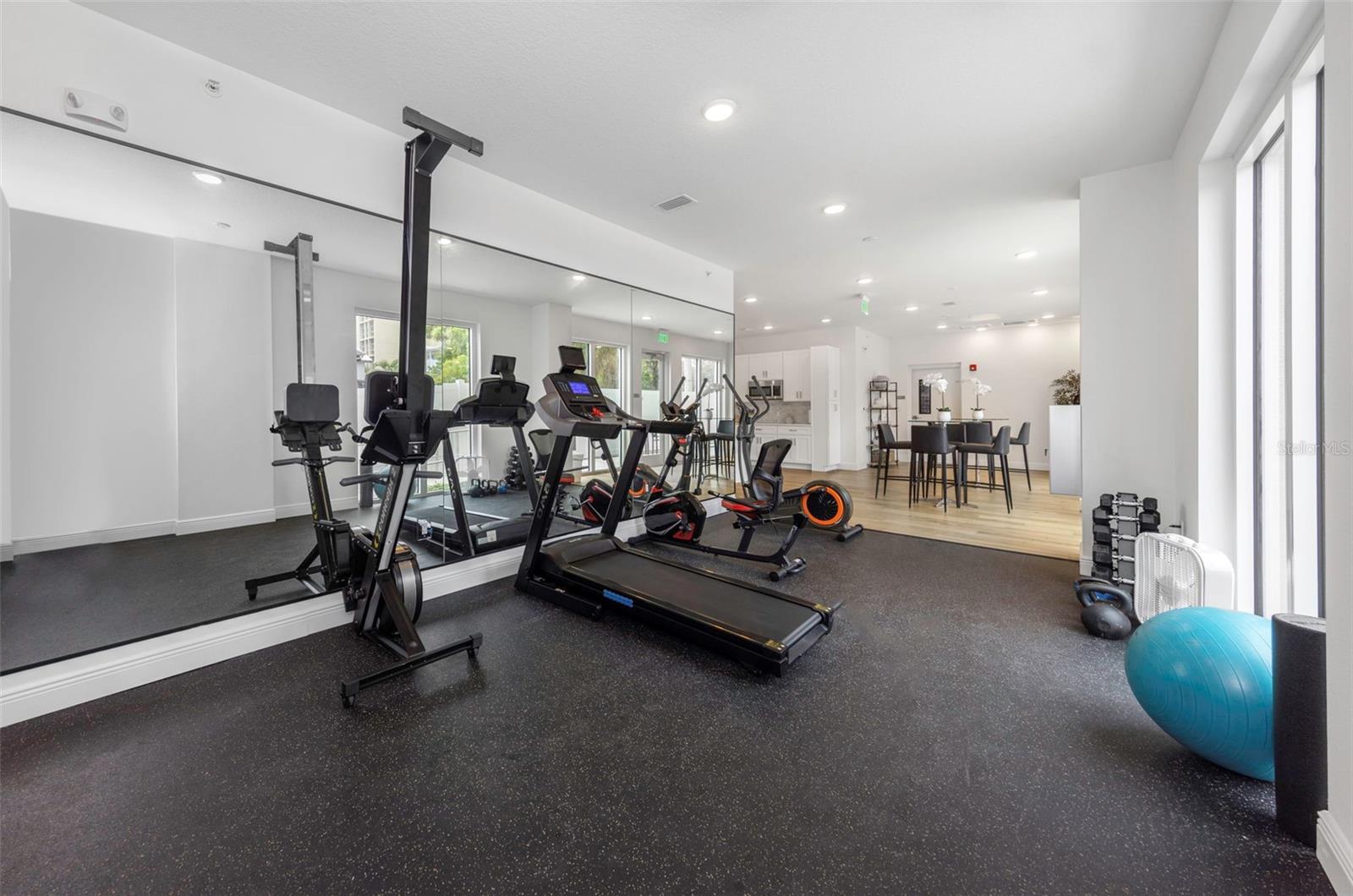 Image 47 of 50 For 600 3rd Avenue S 305