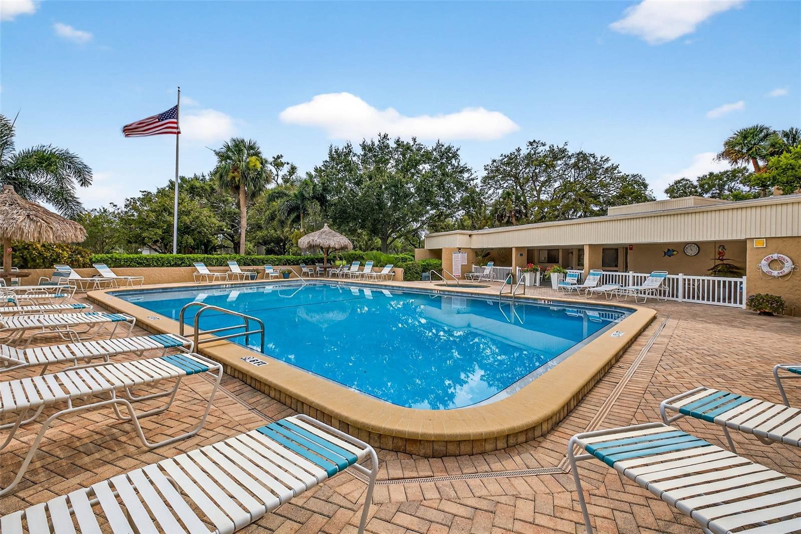 Image 24 of 27 For 2614 Cove Cay Drive 405