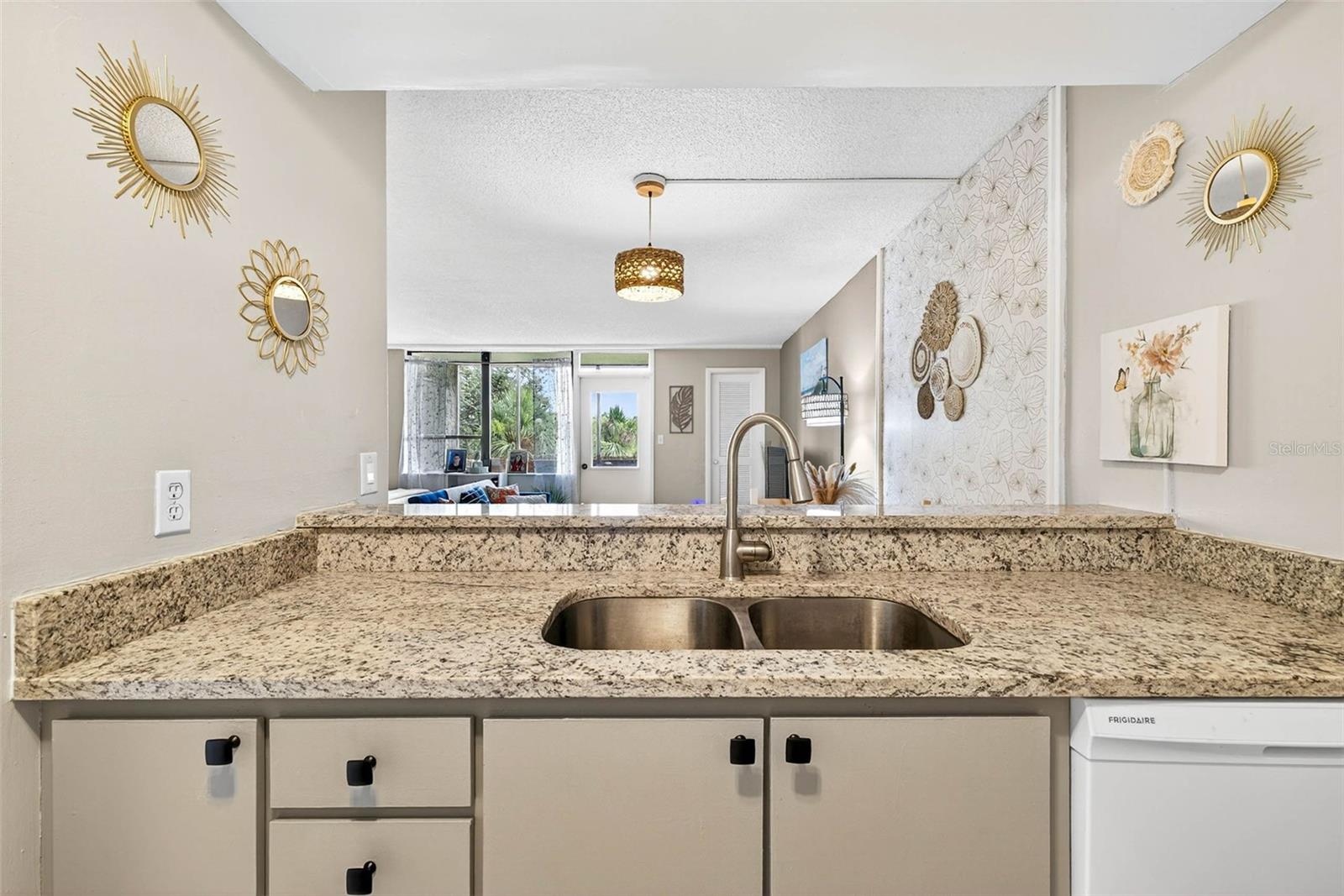 Image 4 of 27 For 2614 Cove Cay Drive 405