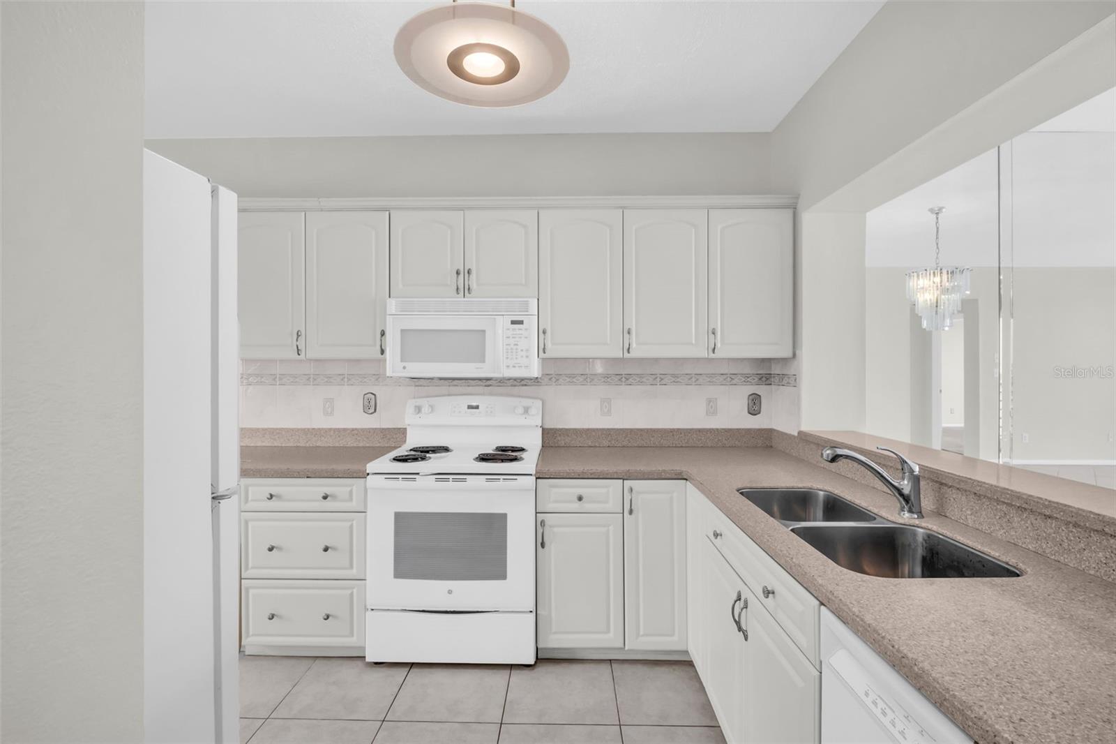 Image 10 of 41 For 7932 Sailboat Key Boulevard S 402