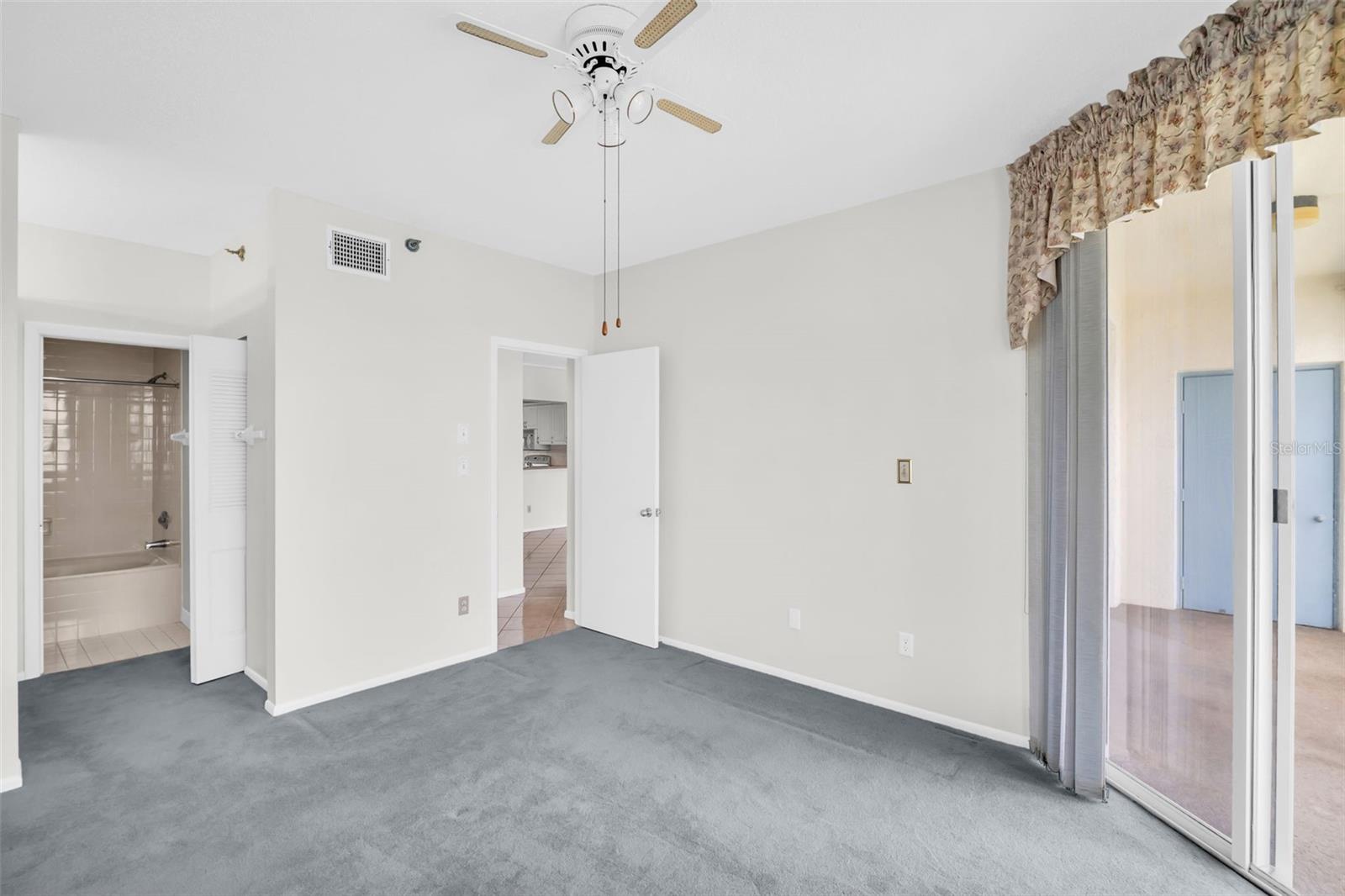 Image 15 of 41 For 7932 Sailboat Key Boulevard S 402