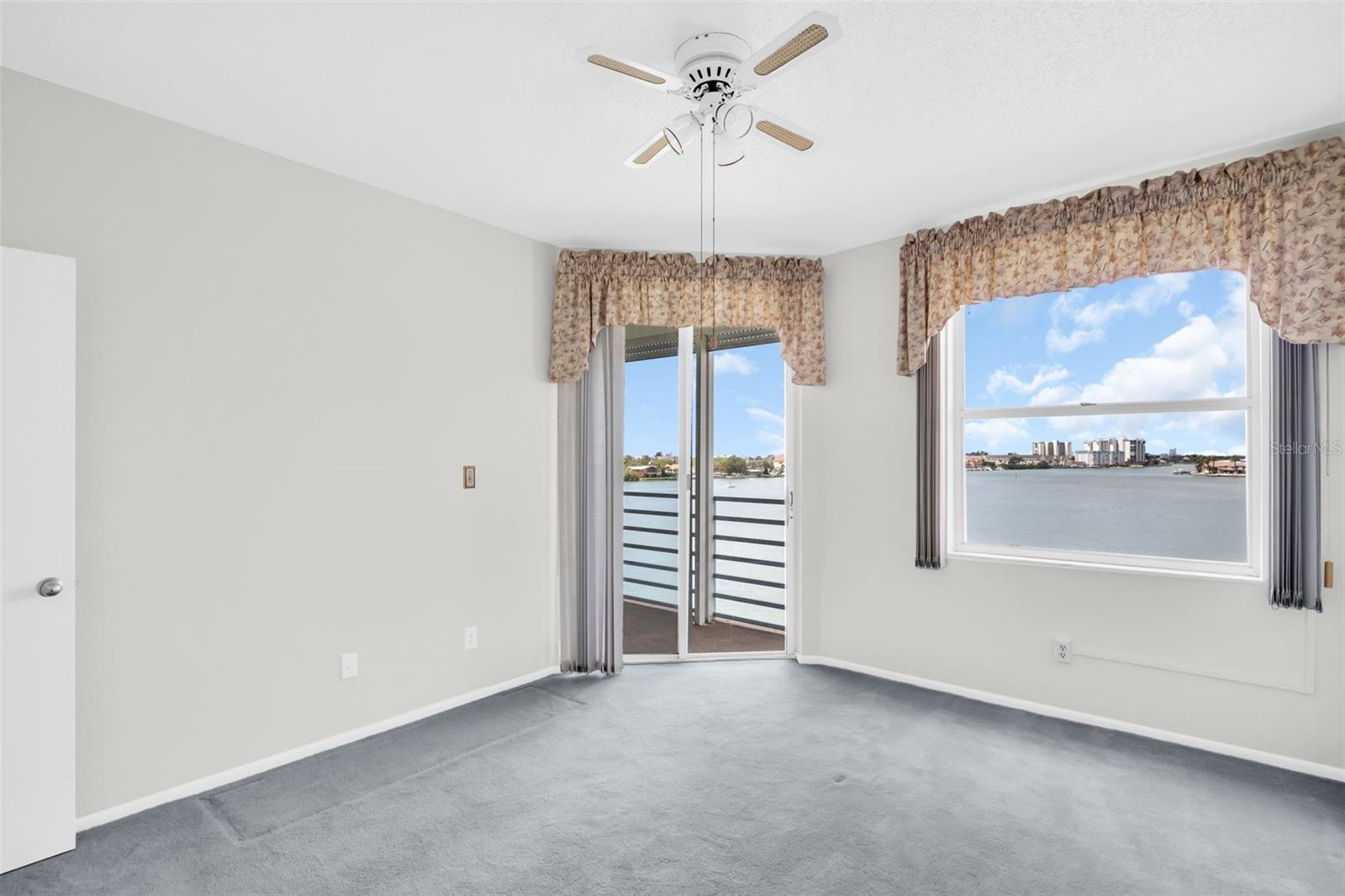 Image 16 of 41 For 7932 Sailboat Key Boulevard S 402