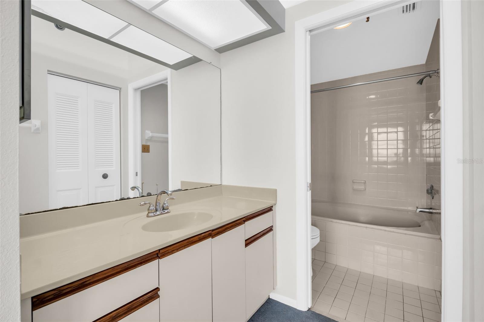 Image 18 of 41 For 7932 Sailboat Key Boulevard S 402