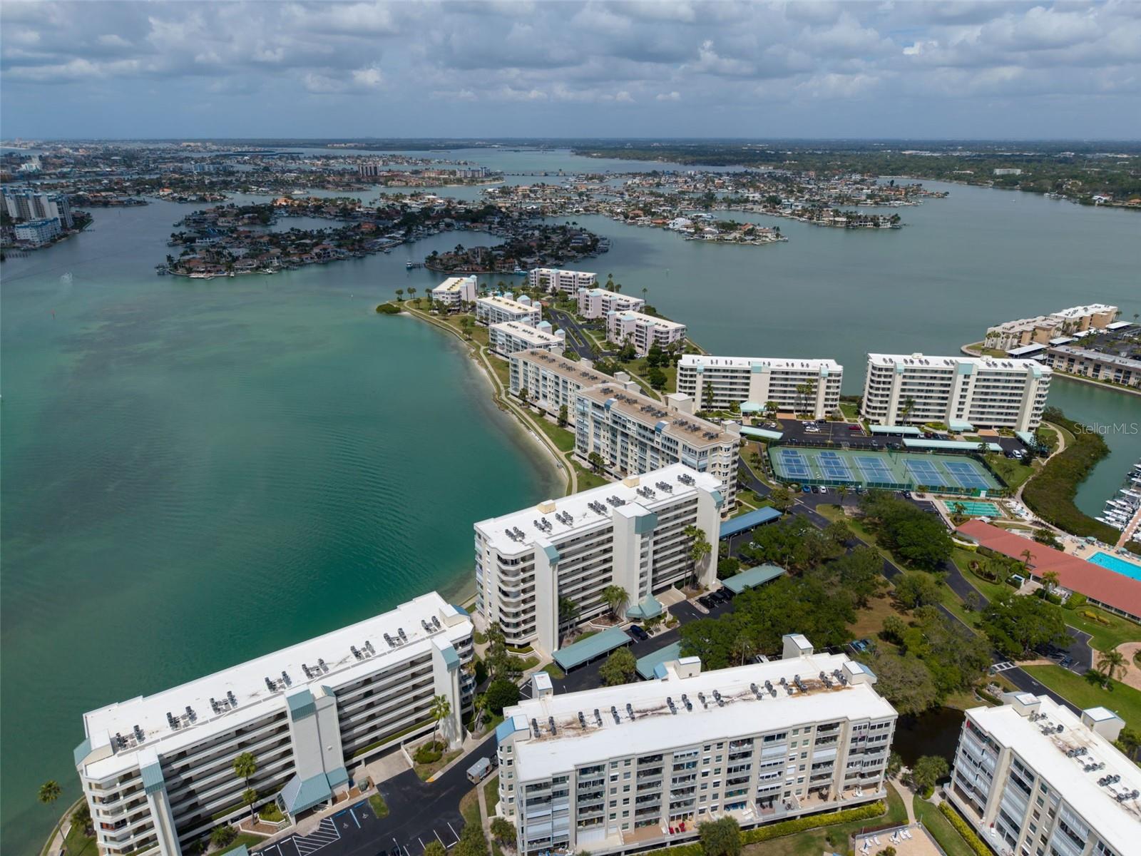 Image 33 of 41 For 7932 Sailboat Key Boulevard S 402