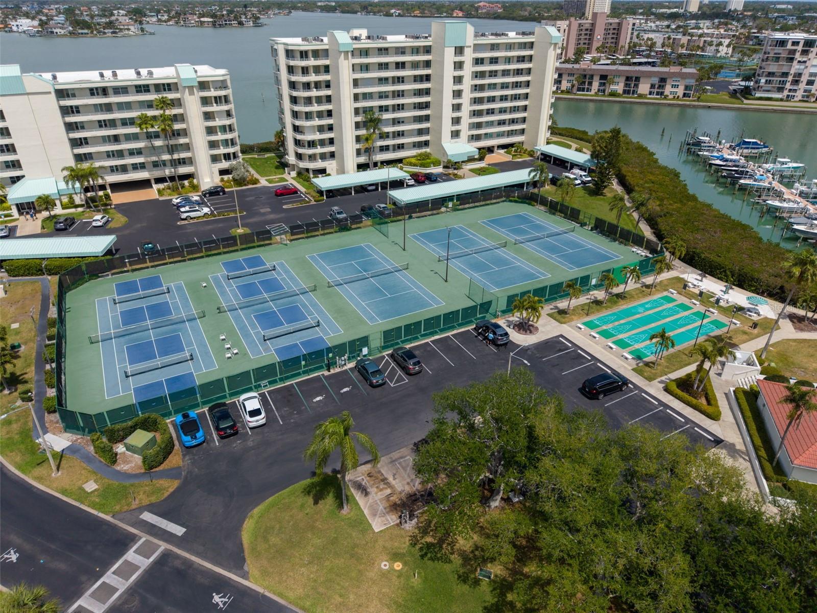 Image 37 of 41 For 7932 Sailboat Key Boulevard S 402