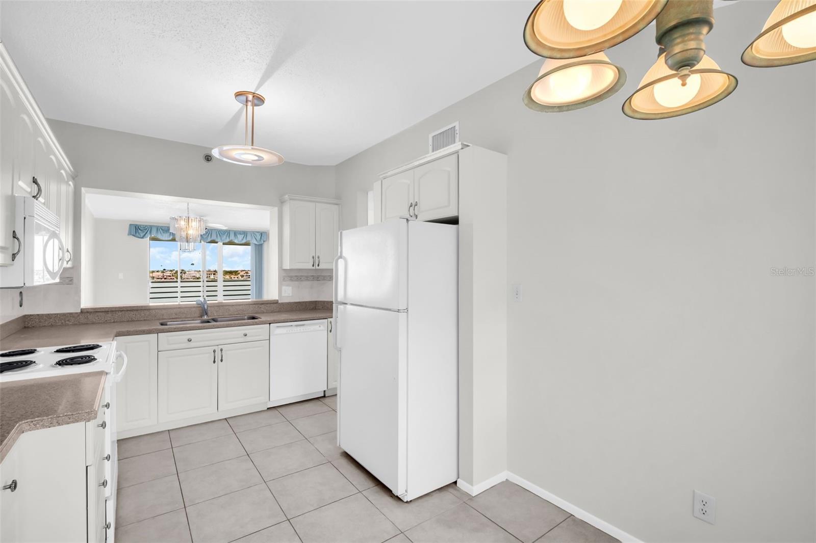 Image 7 of 41 For 7932 Sailboat Key Boulevard S 402