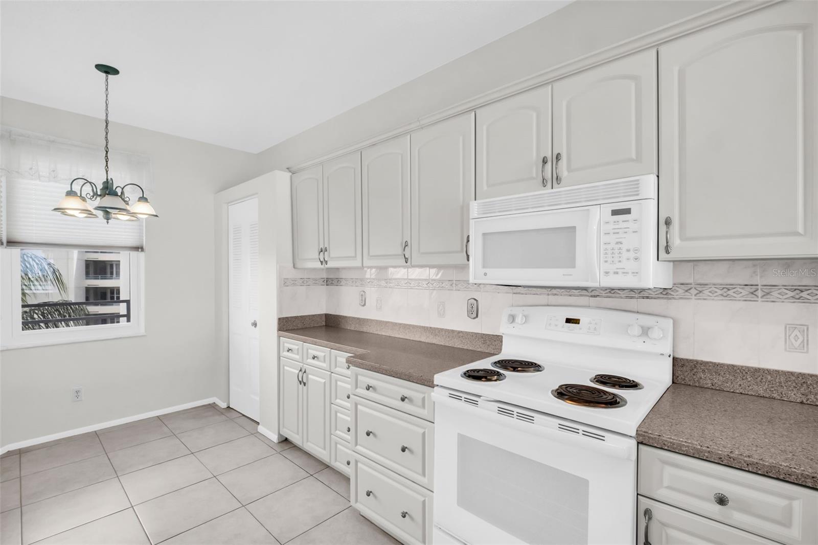 Image 9 of 41 For 7932 Sailboat Key Boulevard S 402