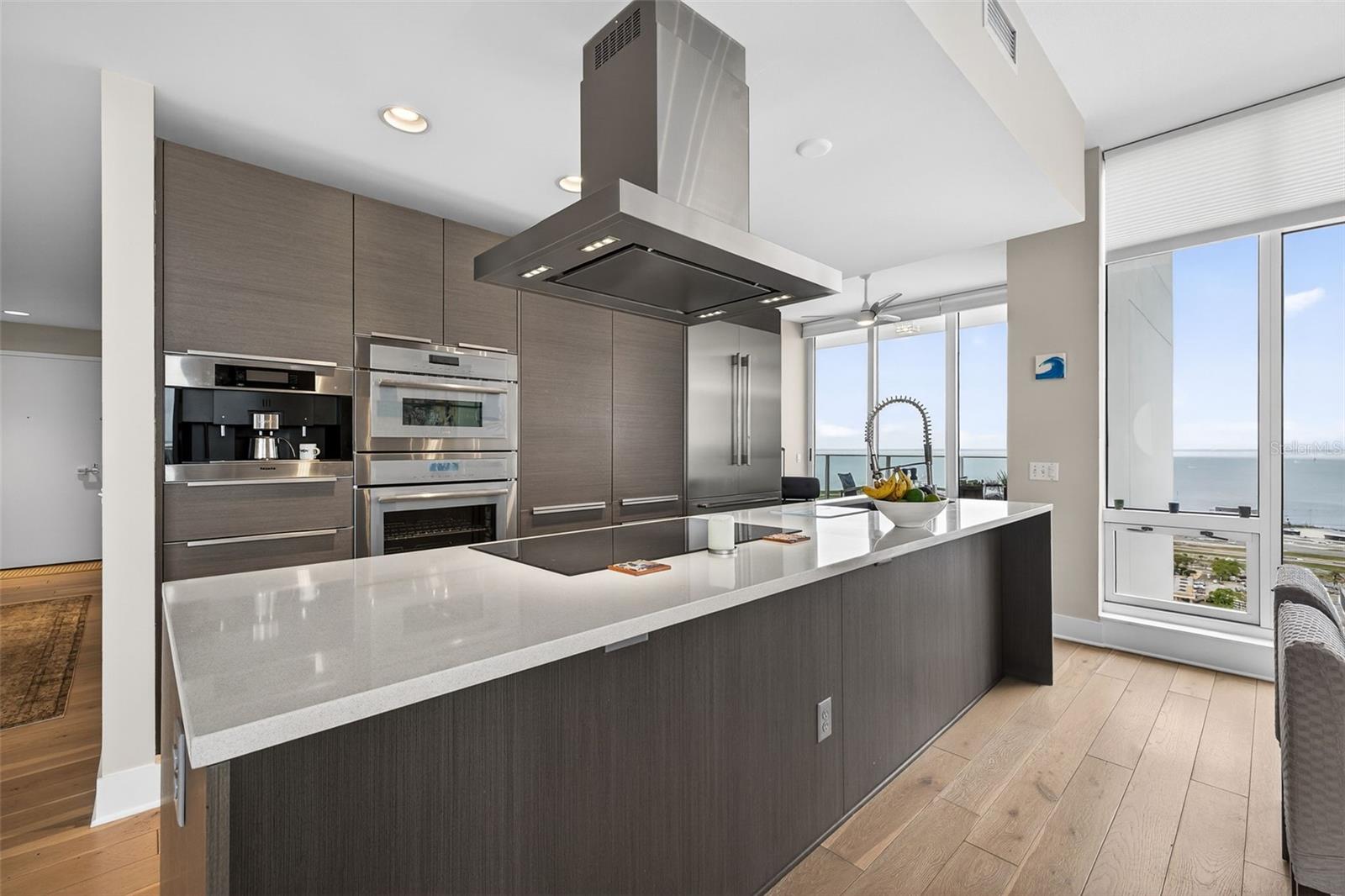 Listing photo id 8 for 175 1st Street S 3102