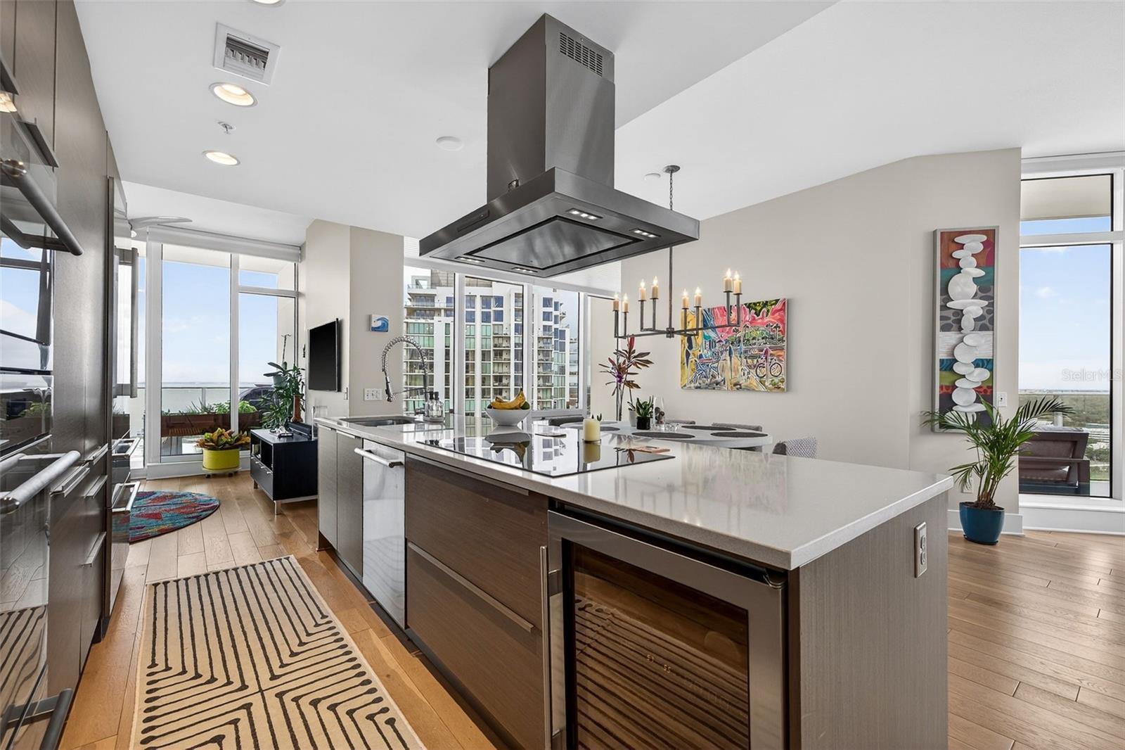 Listing photo id 10 for 175 1st Street S 3102