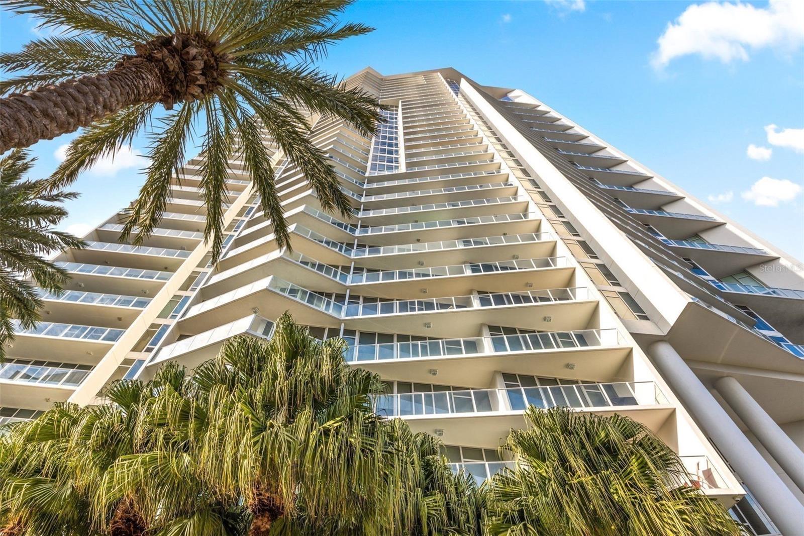 Listing photo id 0 for 175 1st Street S 3102