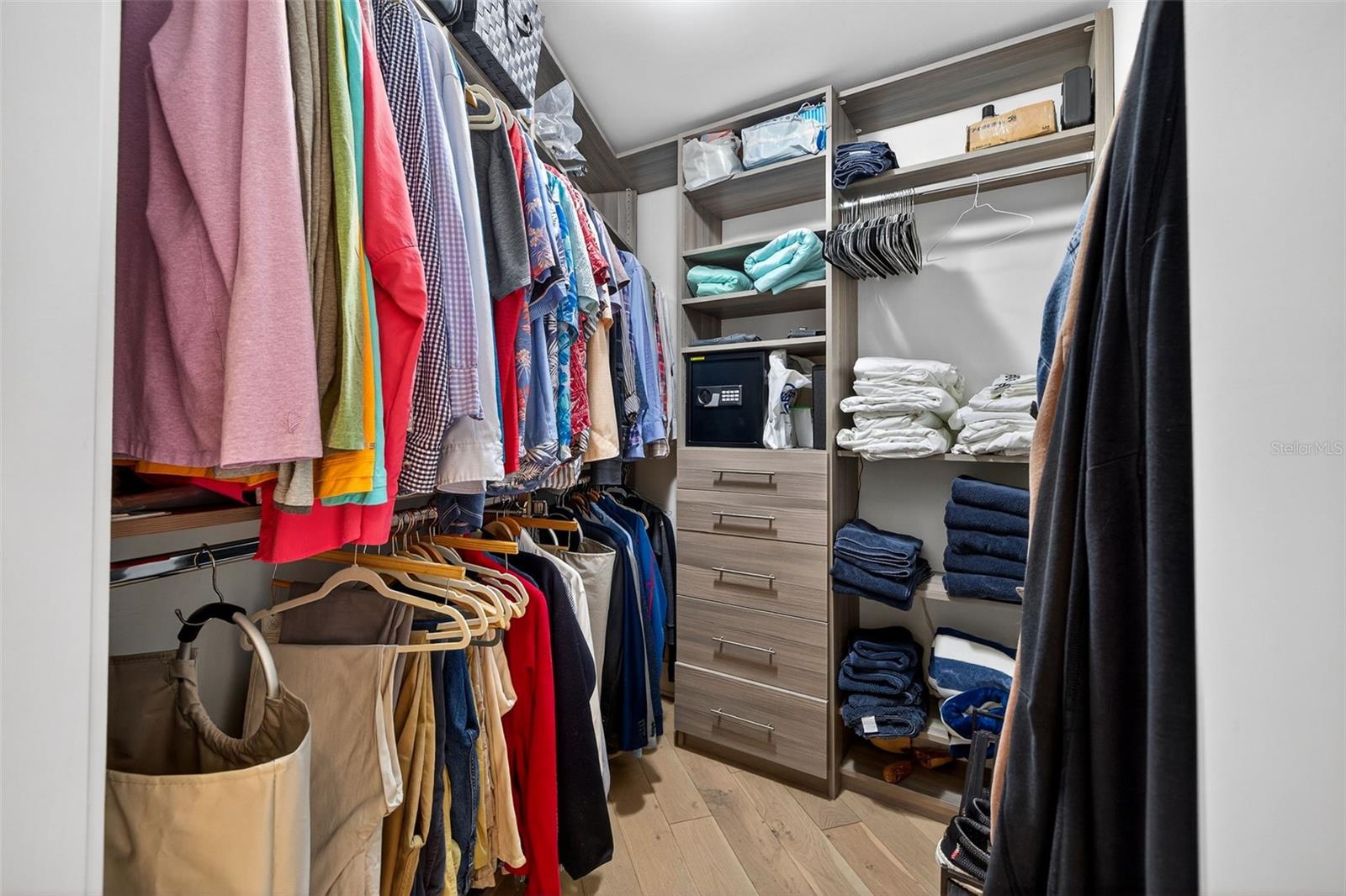 Listing photo id 31 for 175 1st Street S 3102