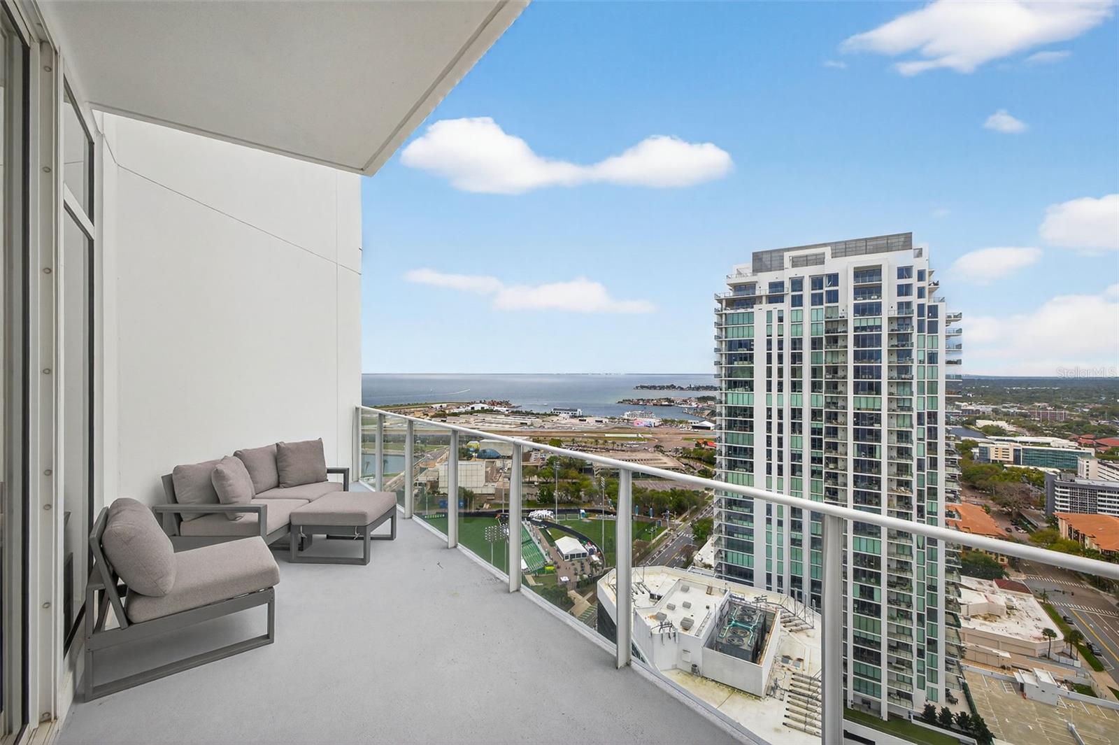 Listing photo id 38 for 175 1st Street S 3102