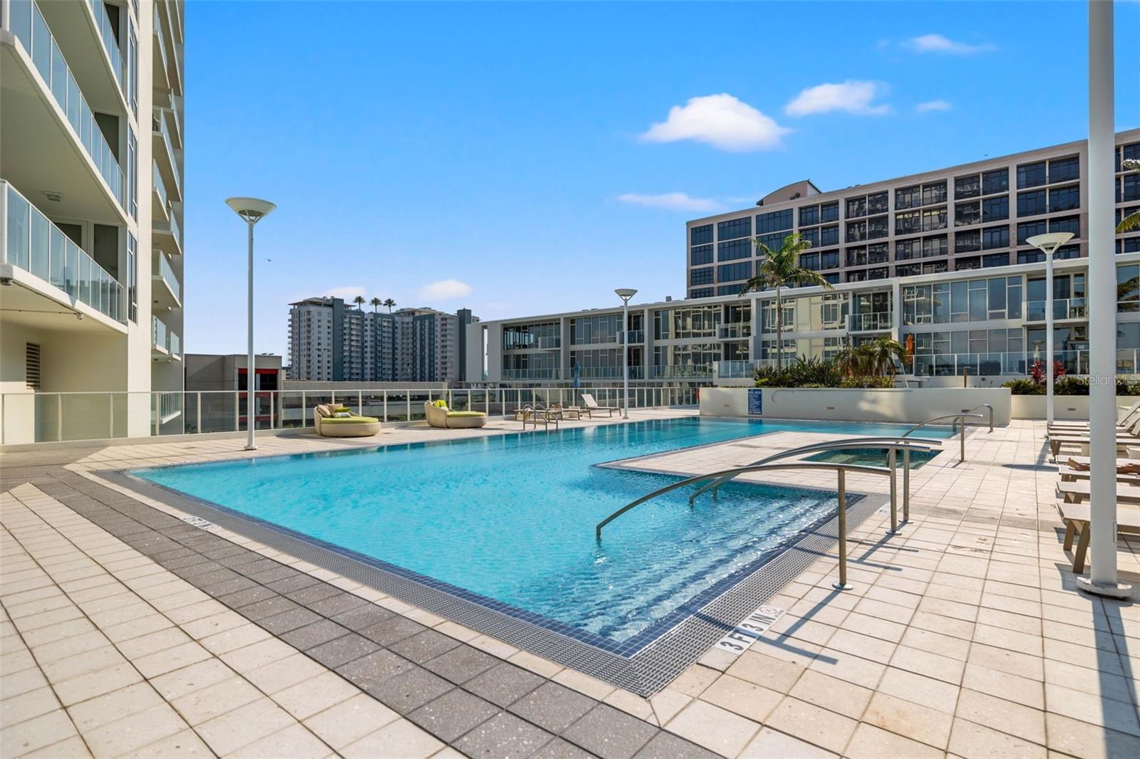 Listing photo id 61 for 175 1st Street S 3102