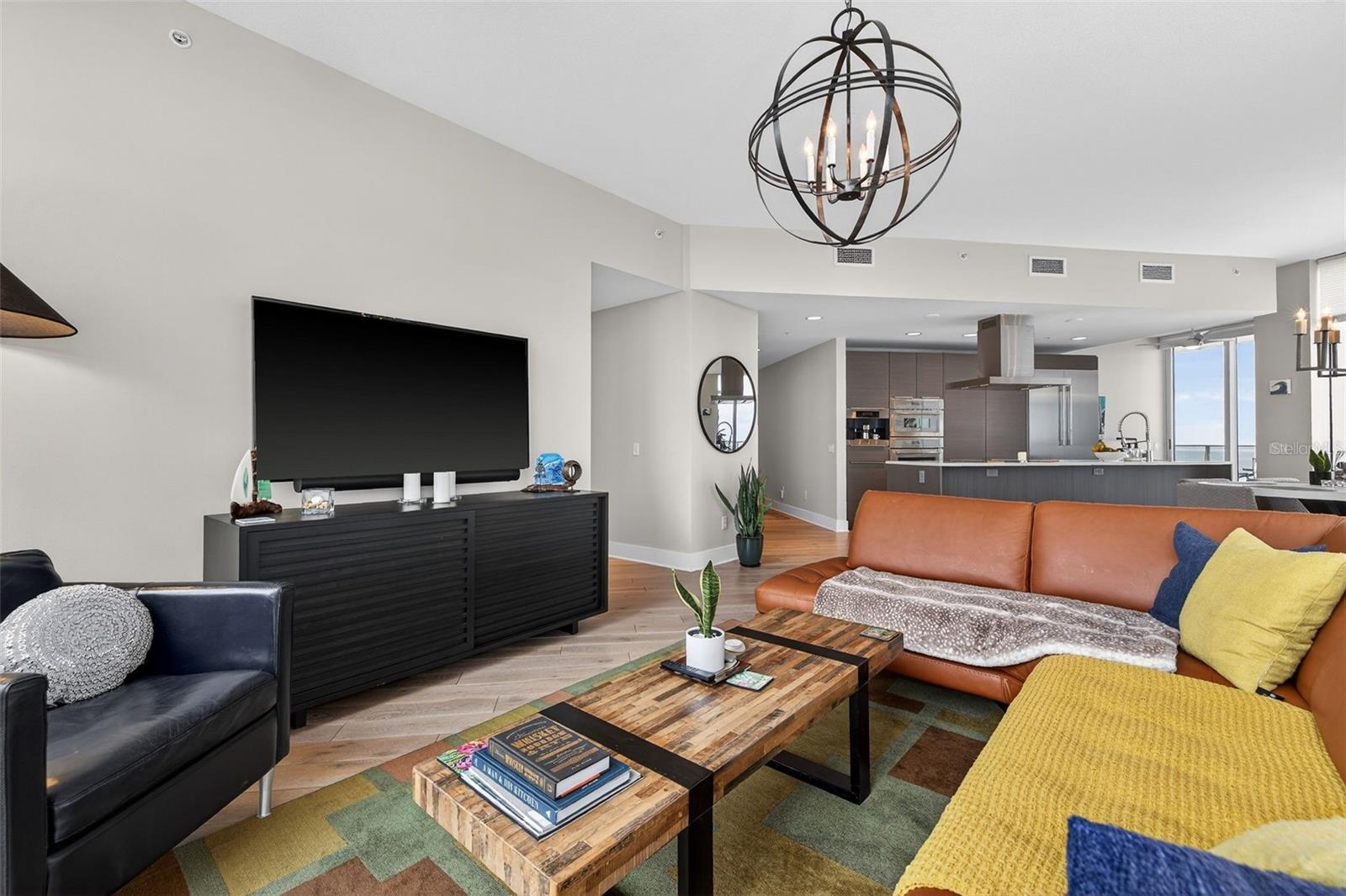 Listing photo id 5 for 175 1st Street S 3102