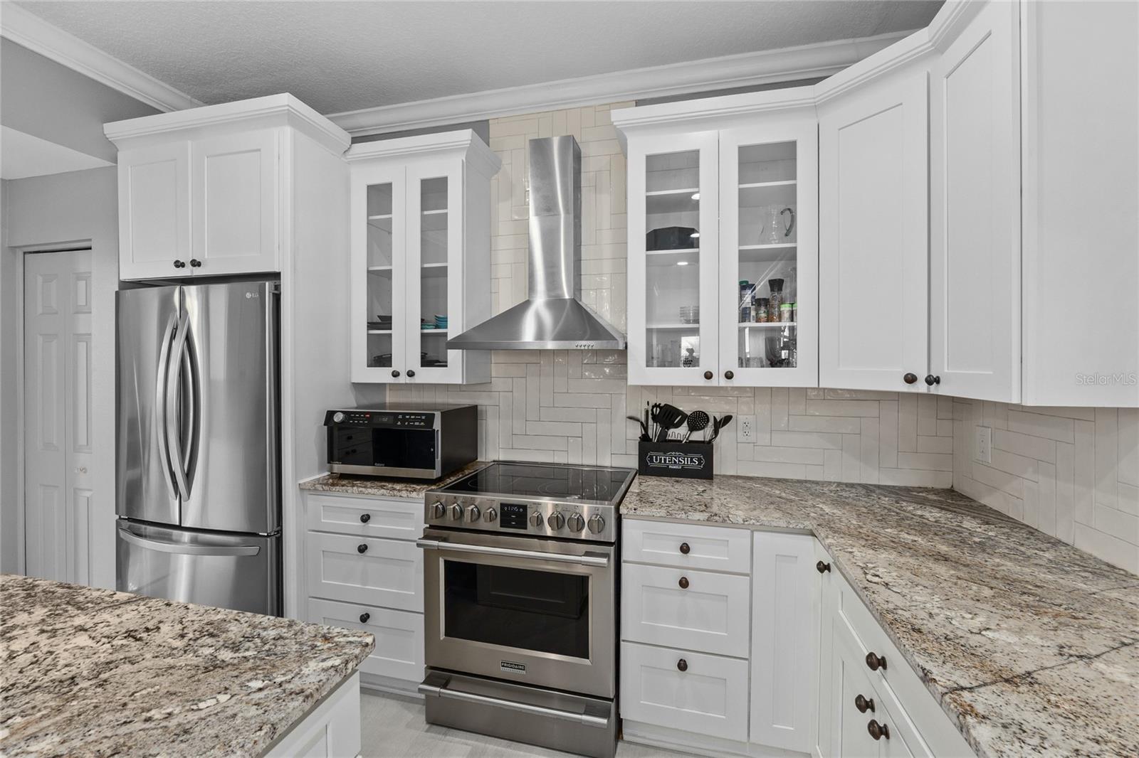 Image 14 of 81 For 15618 Shoal Creek Place