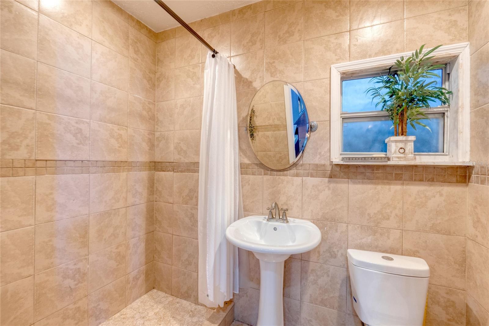 Image 52 of 81 For 15618 Shoal Creek Place