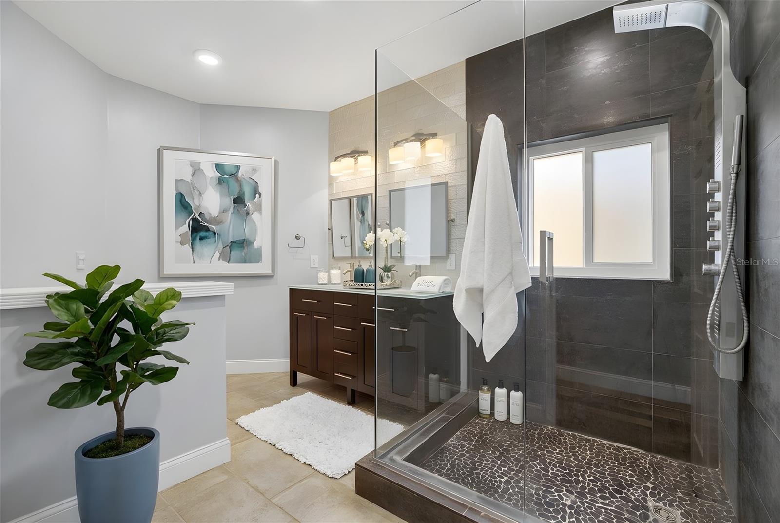 Image 15 of 33 For 4639 Mirabella Court