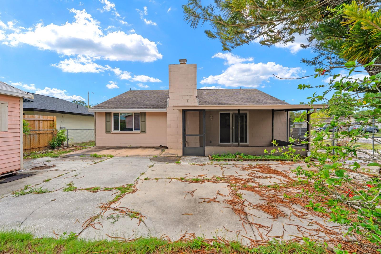 Listing photo id 22 for 3029 Cedaridge Drive