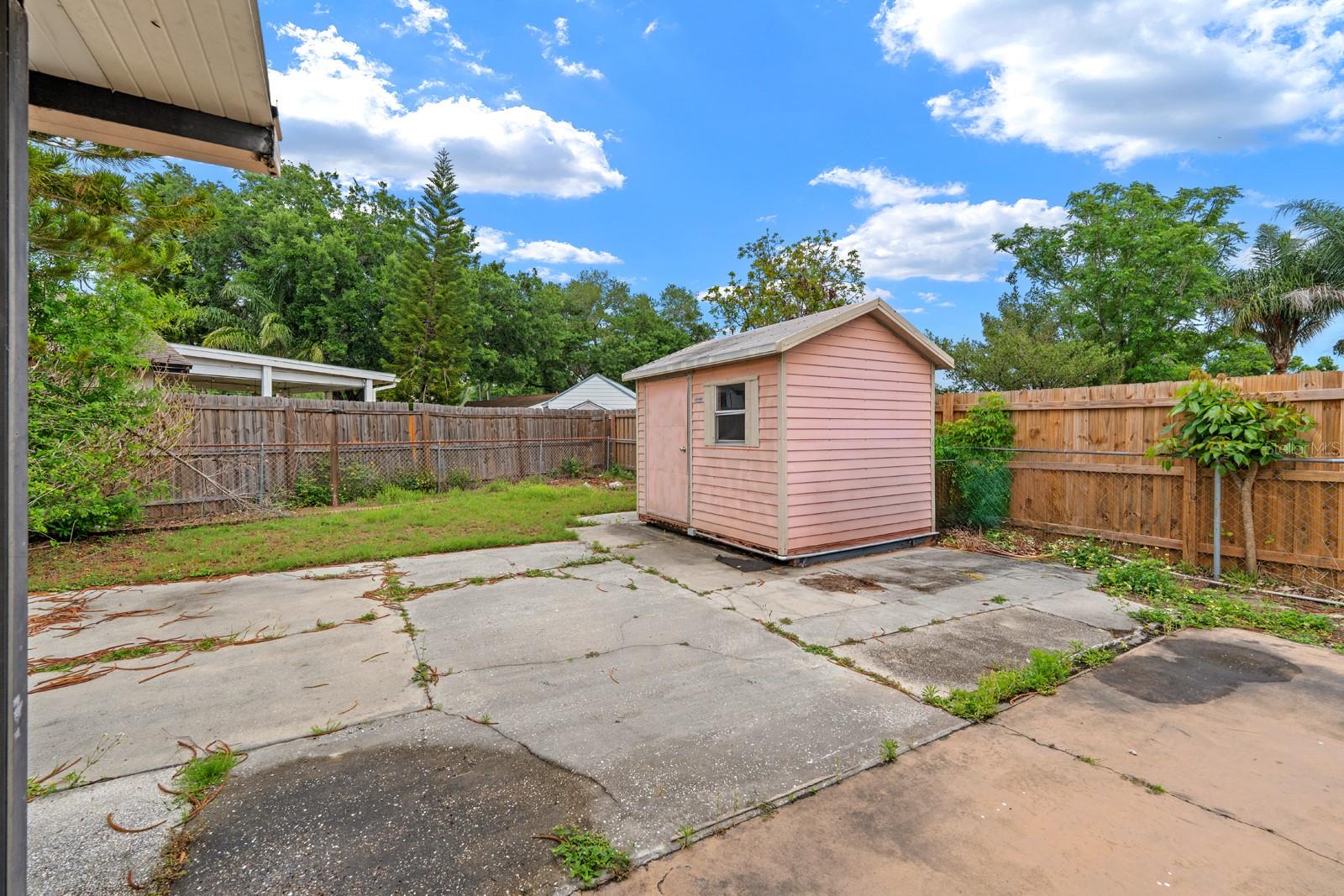 Listing photo id 23 for 3029 Cedaridge Drive