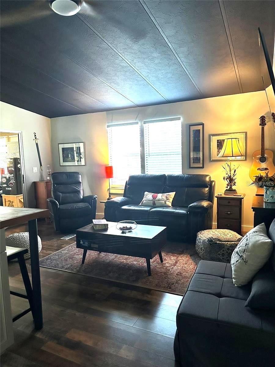 Image 3 of 18 For 6456 Presidential Circle