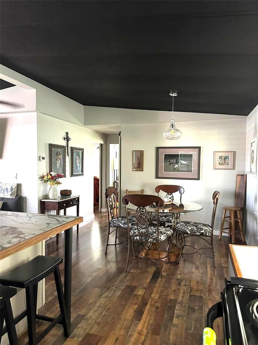 Image 5 of 18 For 6456 Presidential Circle