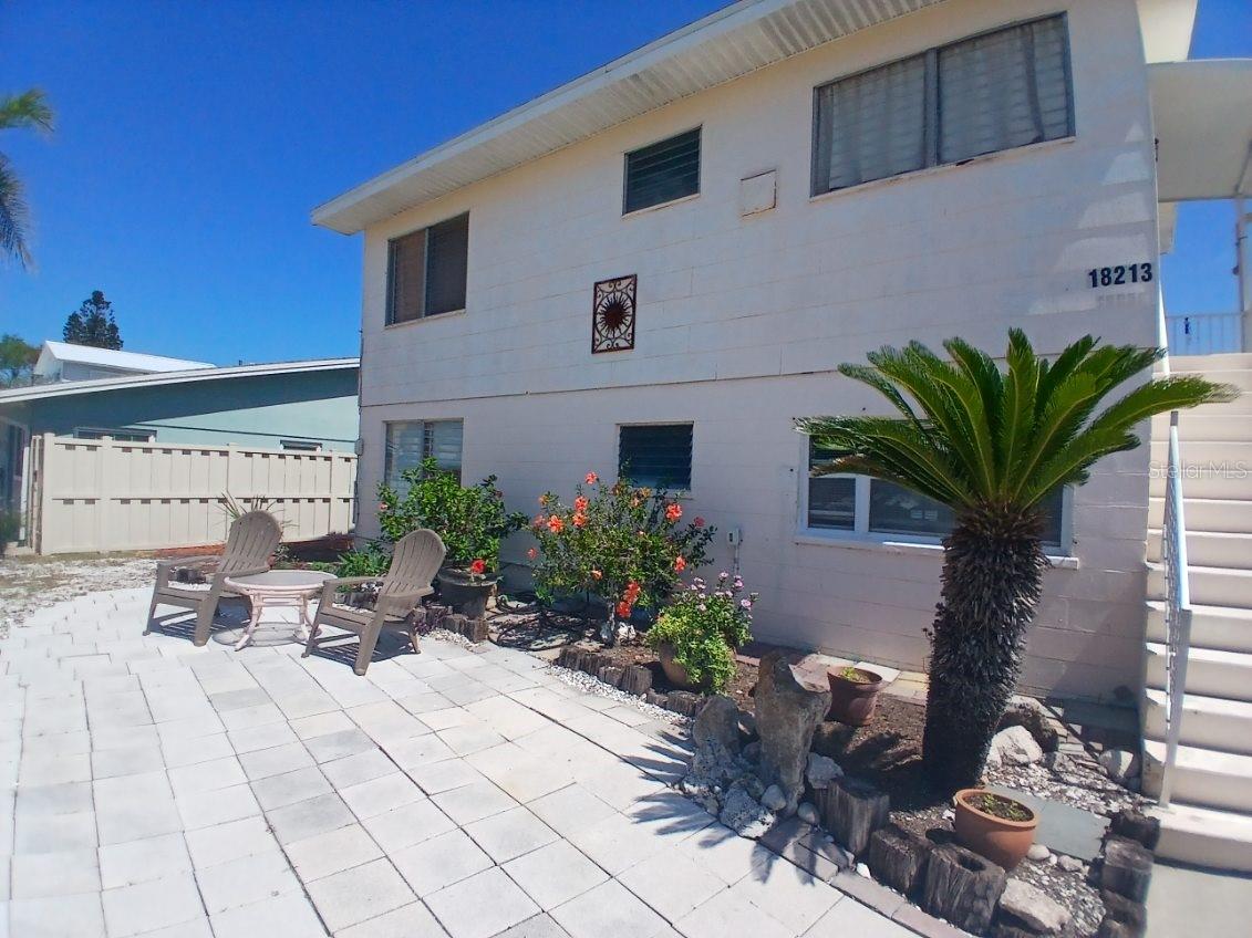 Image 24 of 32 For 18213 Gulf Boulevard A