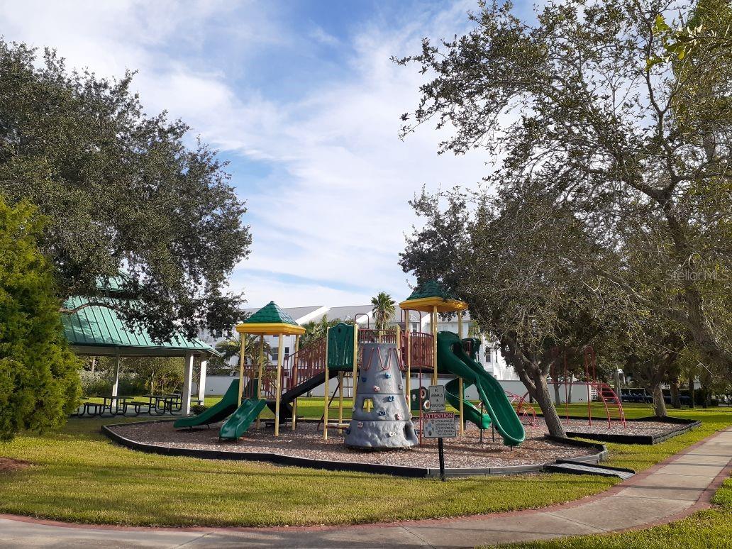 Image 29 of 32 For 18213 Gulf Boulevard A