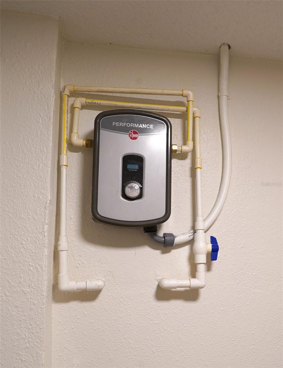 Listing photo id 9 for 4509 29th Street