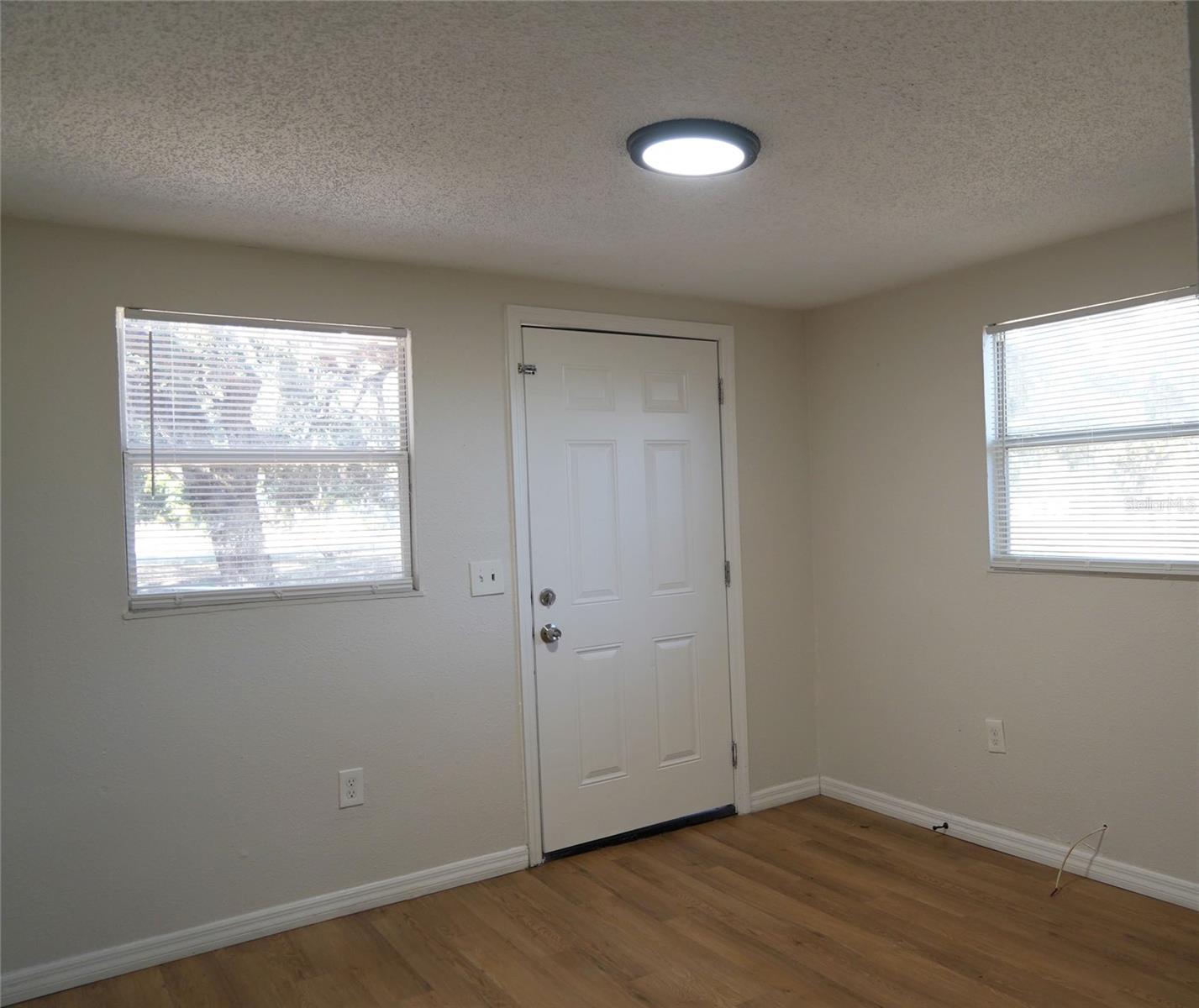 Listing photo id 2 for 4509 29th Street